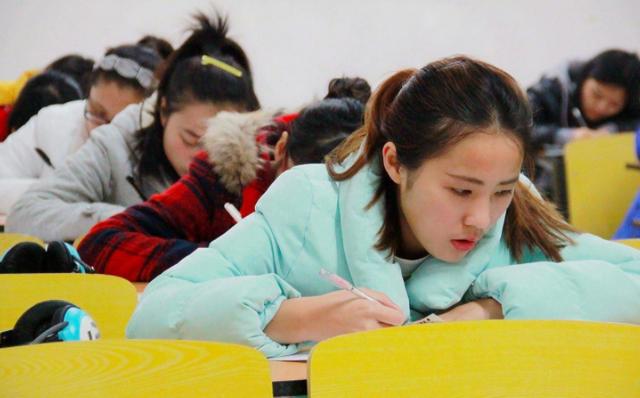 2021年在职研究生报考条件全解析：轻松掌握学历与工作经验要求